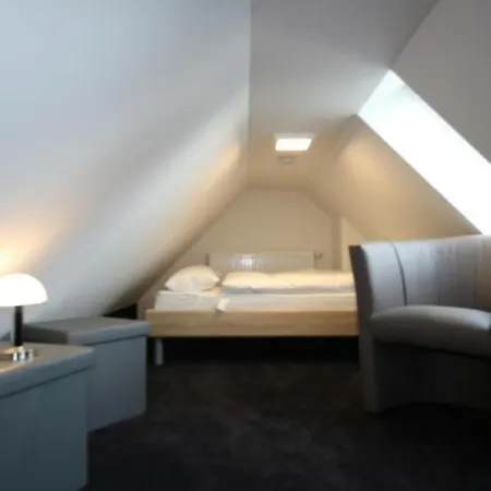 50 Og - Gemuetliche Ferienwohnung Mit Balkon & Wlan Direkt An Der Mueritz In Roebel Marienfelde